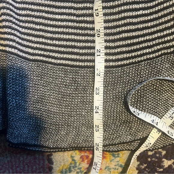 Eileen Fisher Organic Linen Striped Short Sleeve Knit Sweater Top Size M Black - Picture 2 of 7